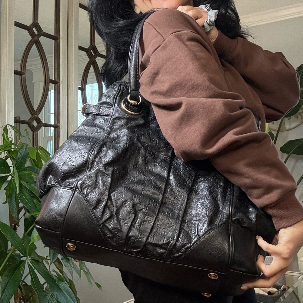GUCCI Guccissima Leather Shoulder Bag Black Silver Hardware | Authentic - Picture 2 of 13